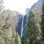 Водопад в национальном парке Йосемити