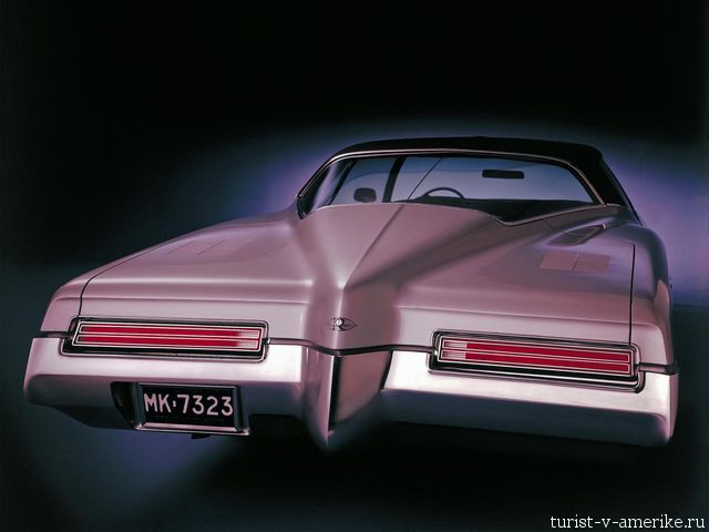 Классический_американский_автомобиль_Buick _Riviera_1971–73