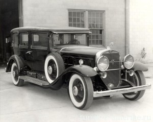 1930_Cadillac_V16_452_Imperial_Sedan_by_Fleetwood_Armored_09