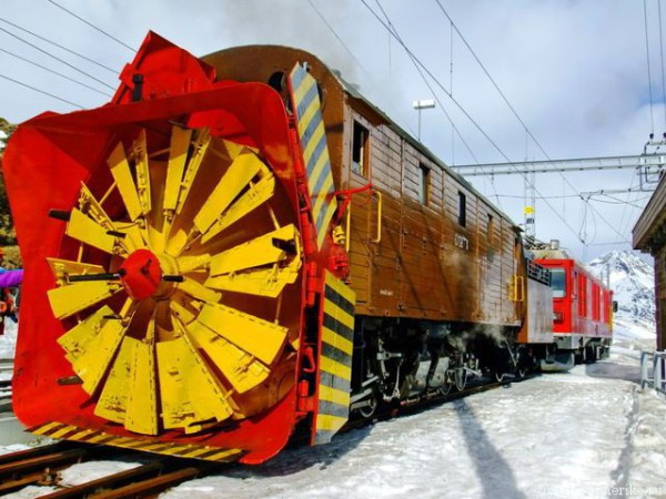 Снегоуборочный_поезд_Аляска