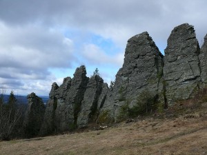 Гора Колпаки - причудливые скалы на Среднем Урале